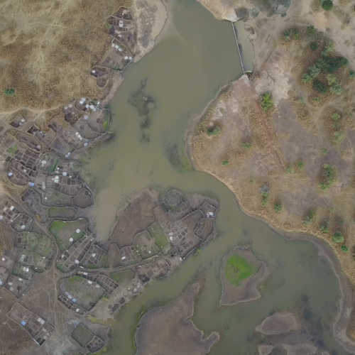 Vue aérienne du barrage de Belly